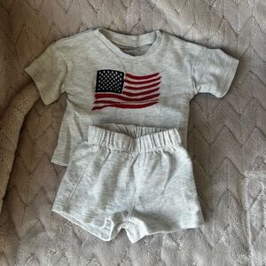 Carter's Light Gray Baby Set with Flag